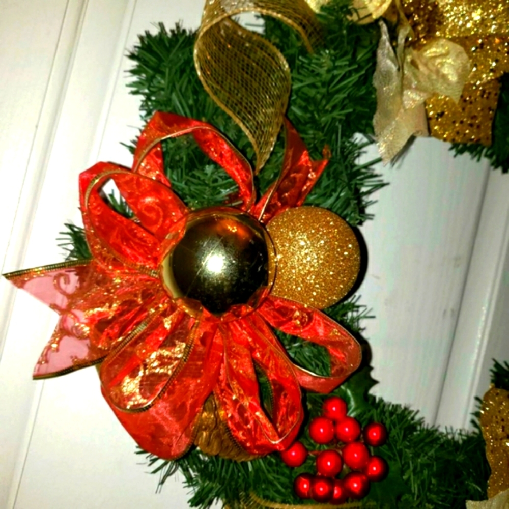 Christmas Holiday Wreath - Picture 2 of 6
